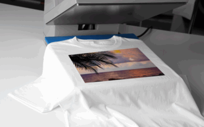 Wyraź siebie modą: Bluzy i koszulki z nadrukiem – trend, który zostaje z nami na długo